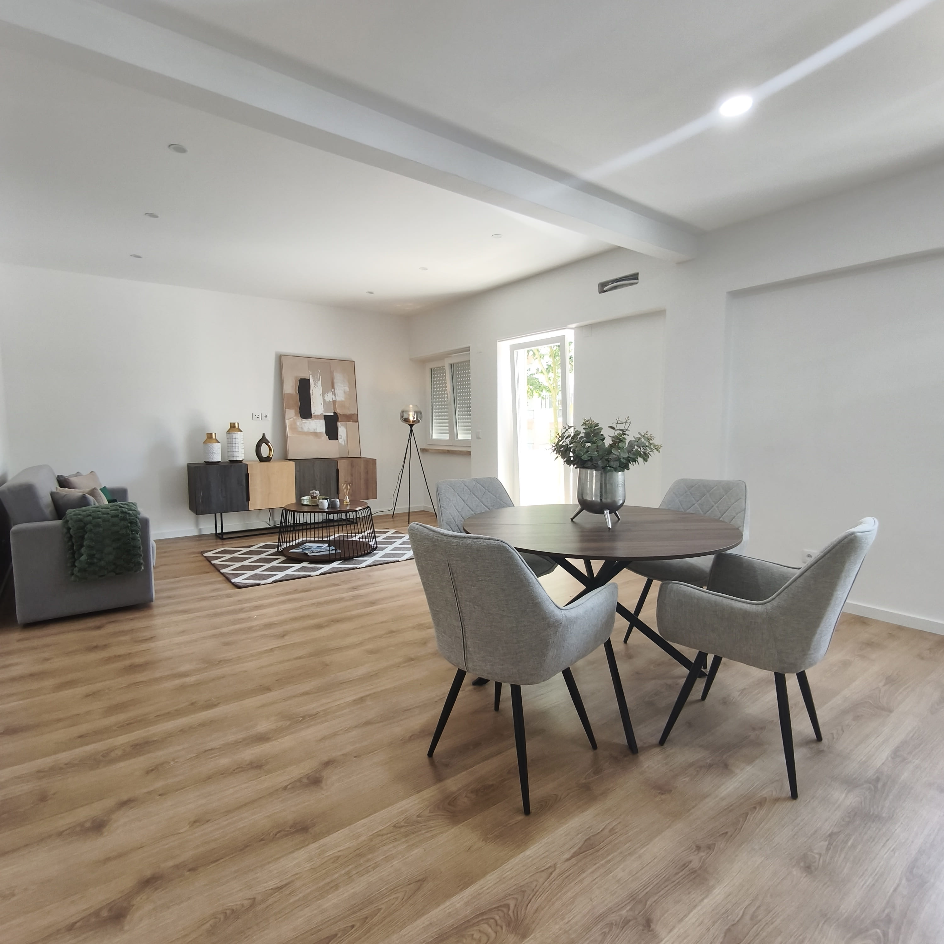 T3 remodelado com suite de 16 m², Rua República da Bolívia
