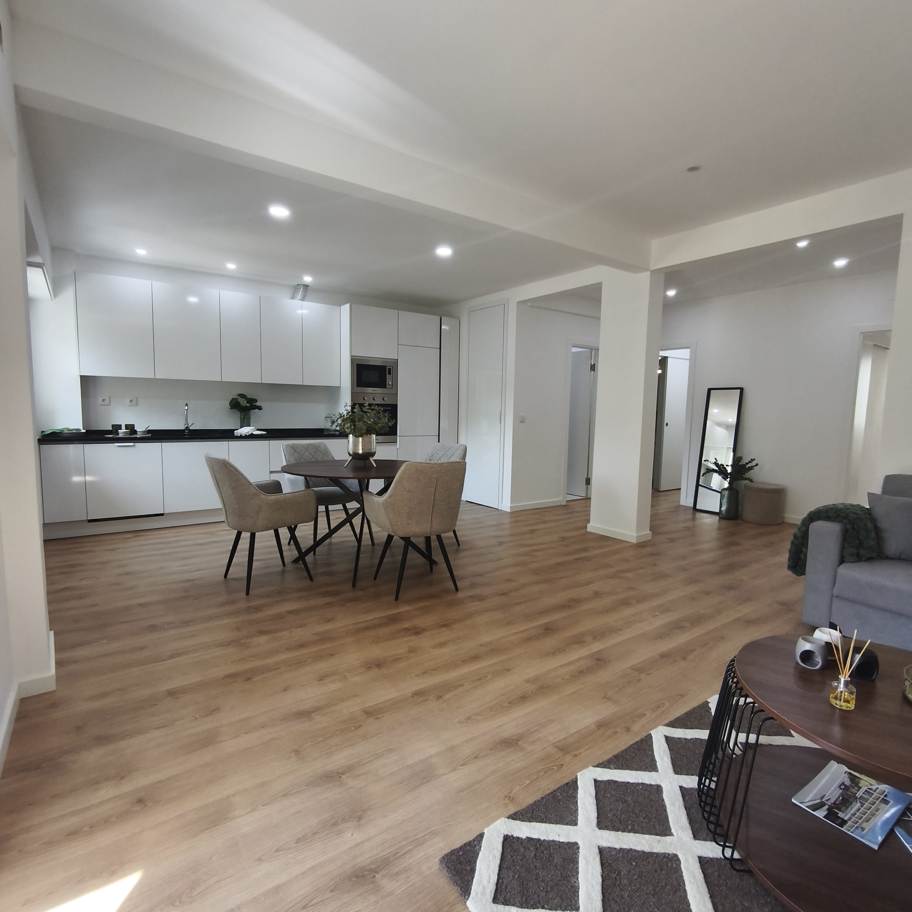 T3 remodelado com suite de 16 m² · 8