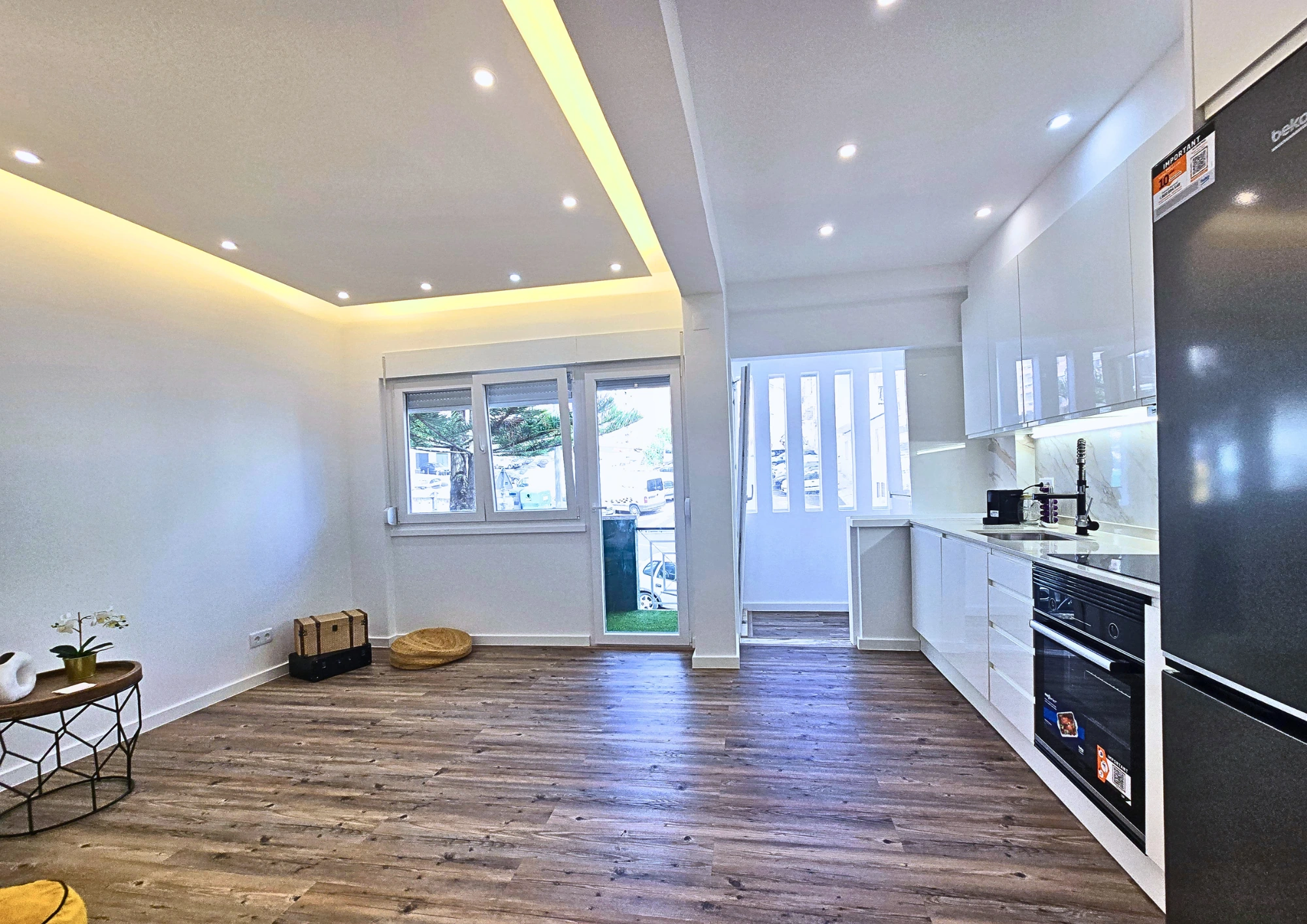 T2 totalmente remodelado com 3 roupeiros e varandas | Agualva · 7