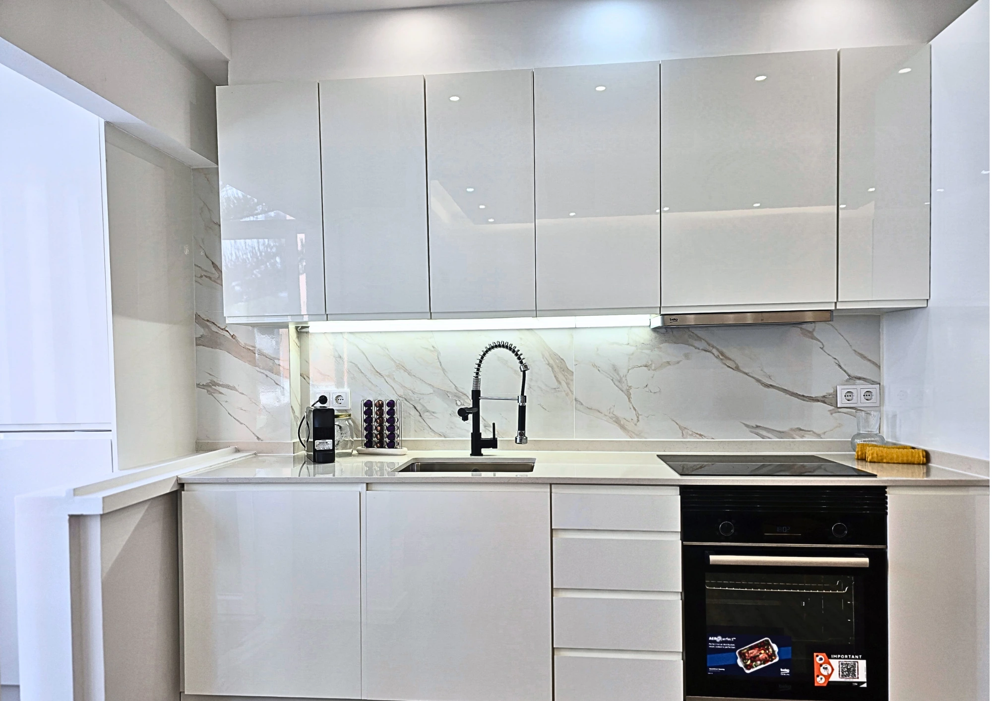 T2 totalmente remodelado com 3 roupeiros e varandas | Agualva · 8
