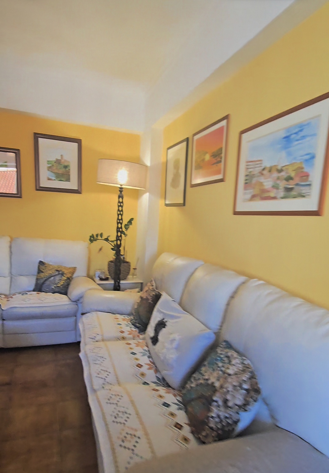 Three-bedroom apartment with garage and storage in Algueirão · 2