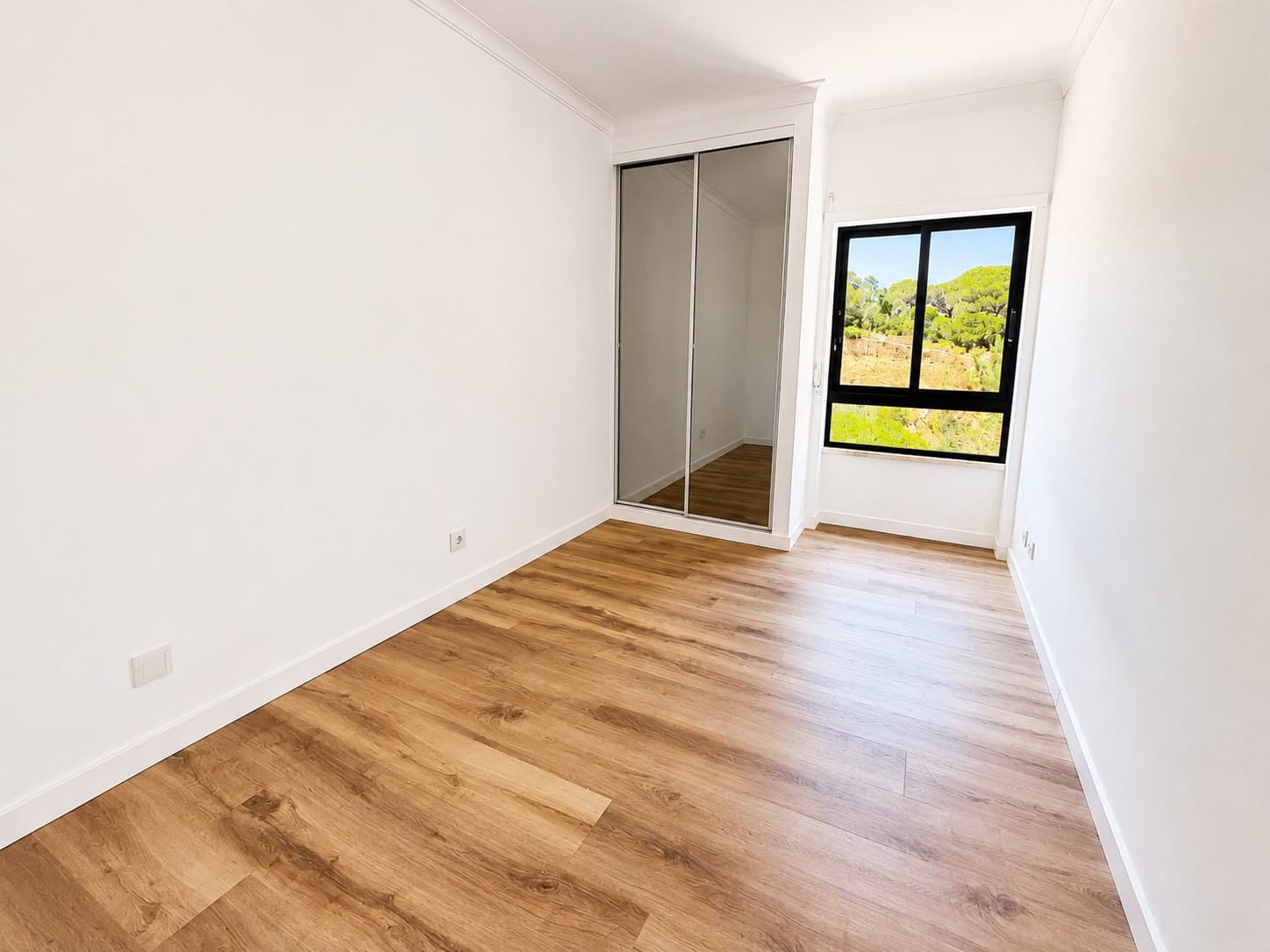 T3 remodelado com suite, varanda e arrecadação no Feijó · 5