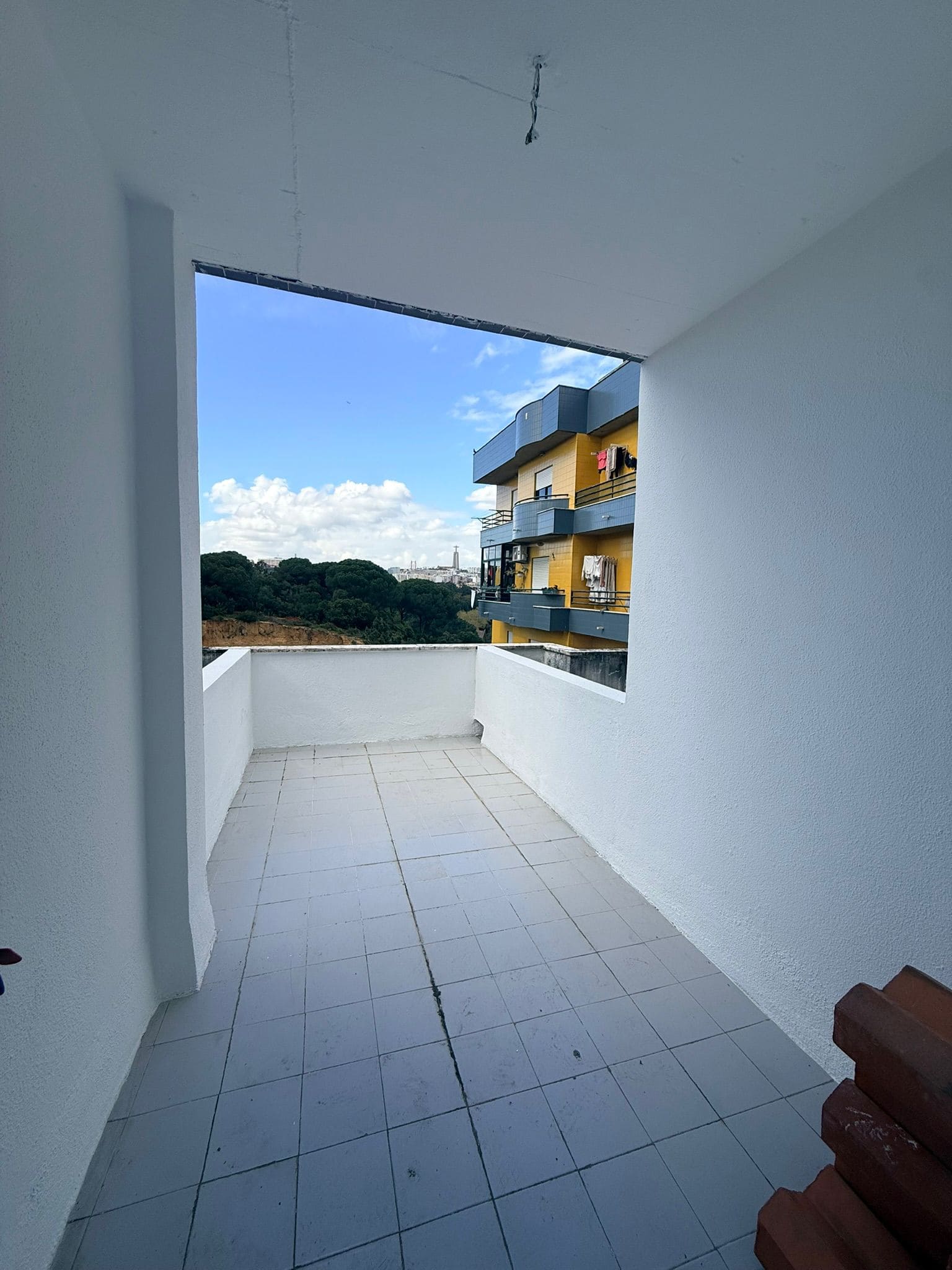 T3 remodelado com suite, varanda e arrecadação no Feijó · 11